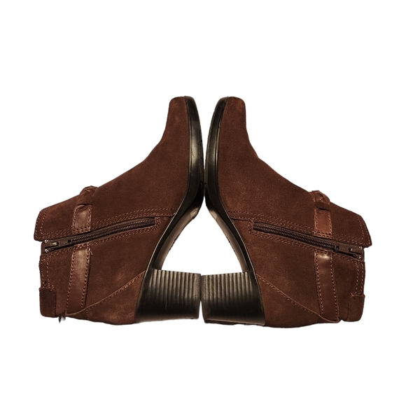 Clarks Brown Suede Ankle Boots Size 8½ - Picture 3 of 9